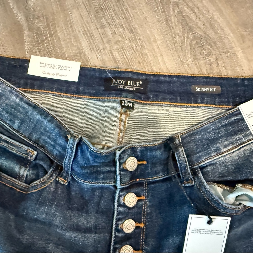 Judy Blue Women’s Sz 20W NWT Skinny Fit Jeans - Blue Button Fly